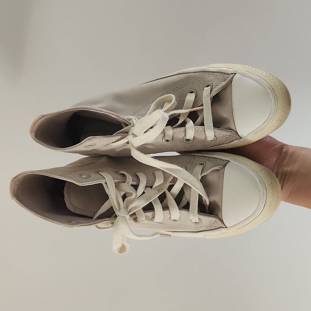 Converse Hightops